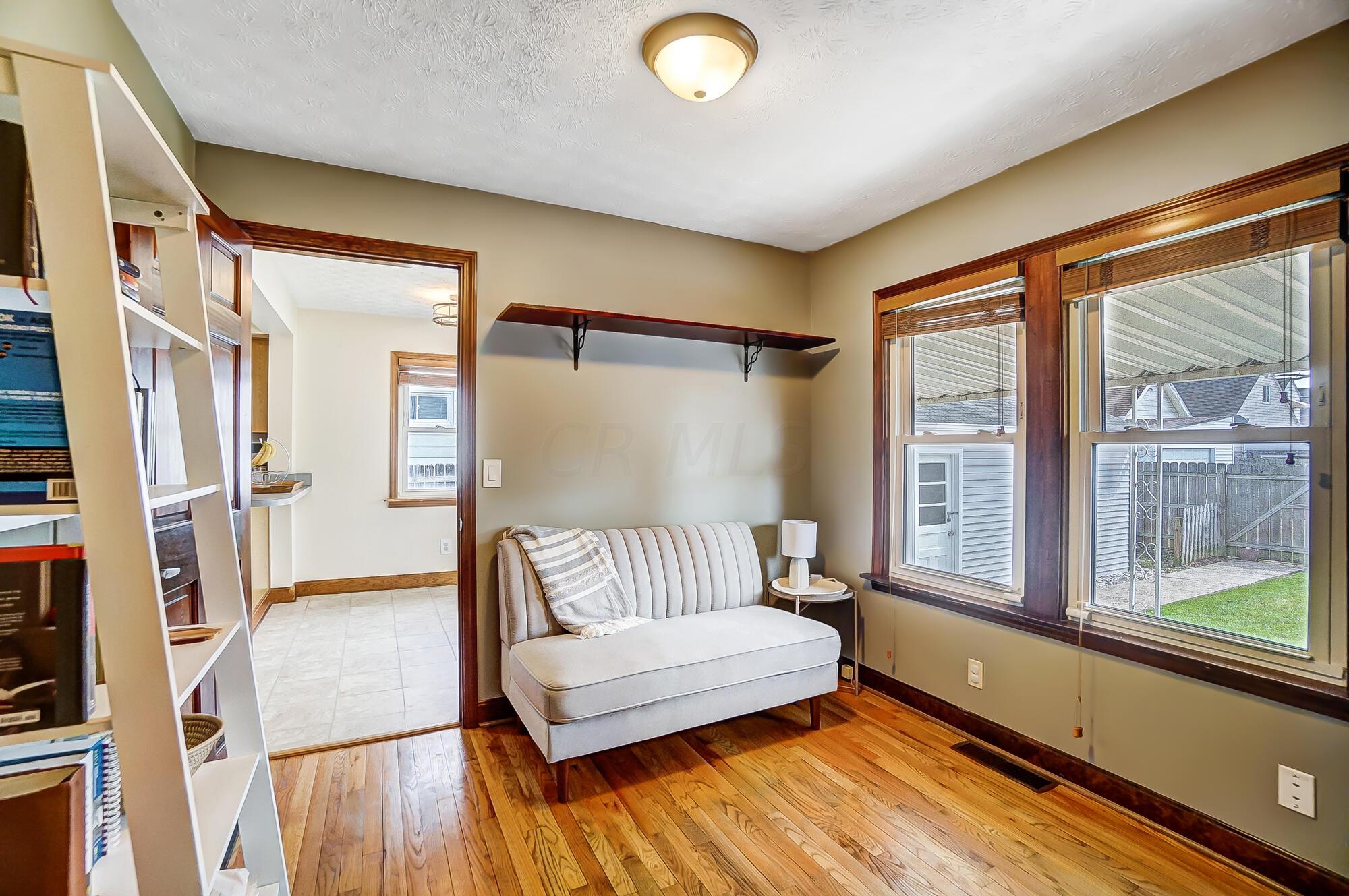 3011 Wicklow Road Columbus, OH 43204 - Photo 8 of 18 020