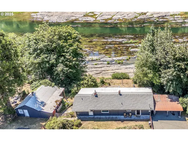 $400,000 | 23620 Highway 38, Elkton, OR 97436