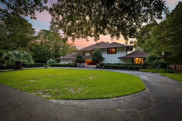 $1,659,900 | 302 Mohican Drive, Georgetown, SC 29440