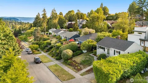 $850,000 | 4411 50th Avenue Southwest, Seattle, WA 98116