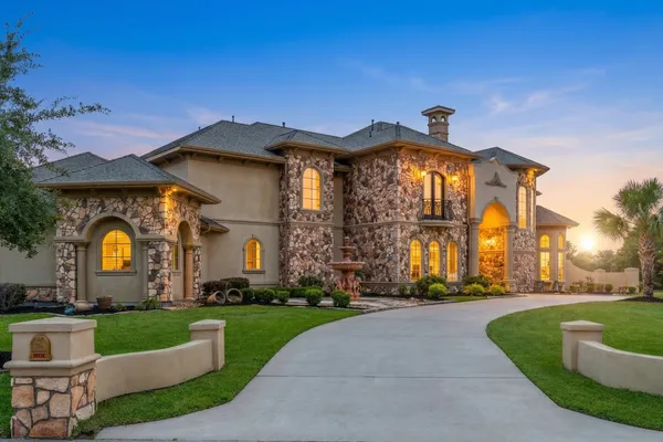 $1,495,000 | 23 Oak Cove Lane, Humble, TX 77346