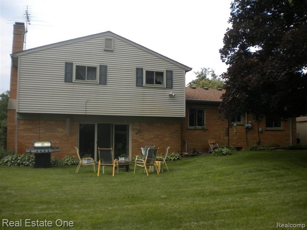 1274 Kingsview Avenue Rochester, MI 48309 - Photo 22 of 25 DSCN2188.JPG