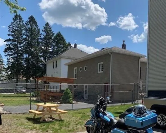 $1,750 | 217 Newland Avenue, Unit 3, Woonsocket, RI 02895