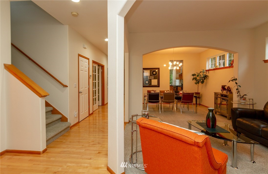 12105 Southeast 186th Street Renton, WA 98058 - Photo 2 of 28 Gallery Image 2