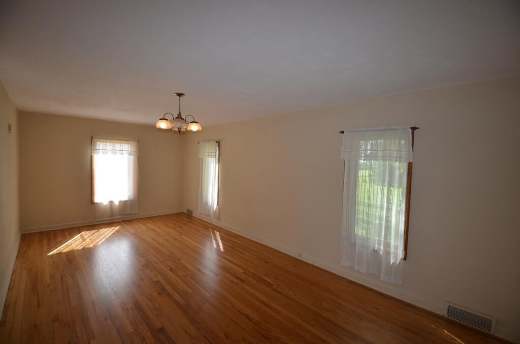 455 Howard Road Whitewater, WI 53190 - Photo 14 of 35 Living