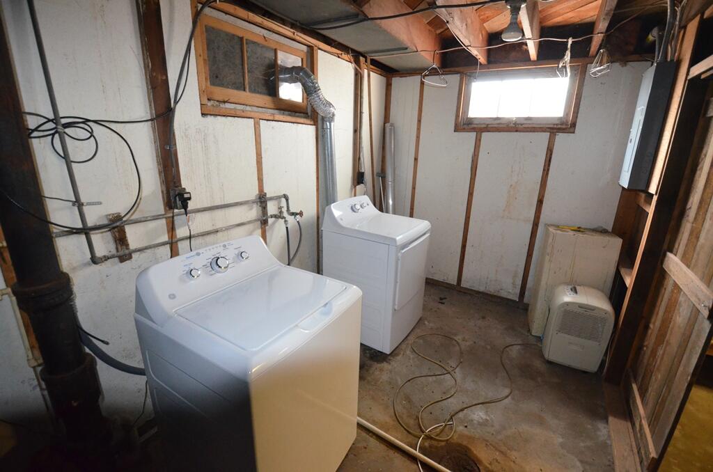 455 Howard Road Whitewater, WI 53190 - Photo 26 of 35 Laundry