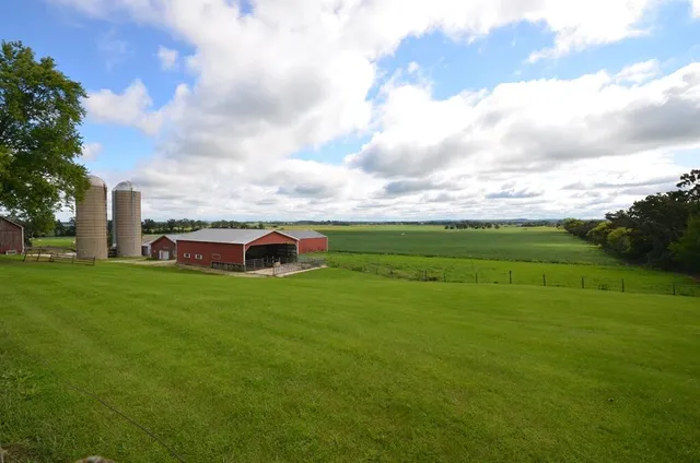 $324,900 | 455 Howard Road, Whitewater, WI 53190