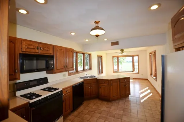 $324,900 | 455 Howard Road, Whitewater, WI 53190