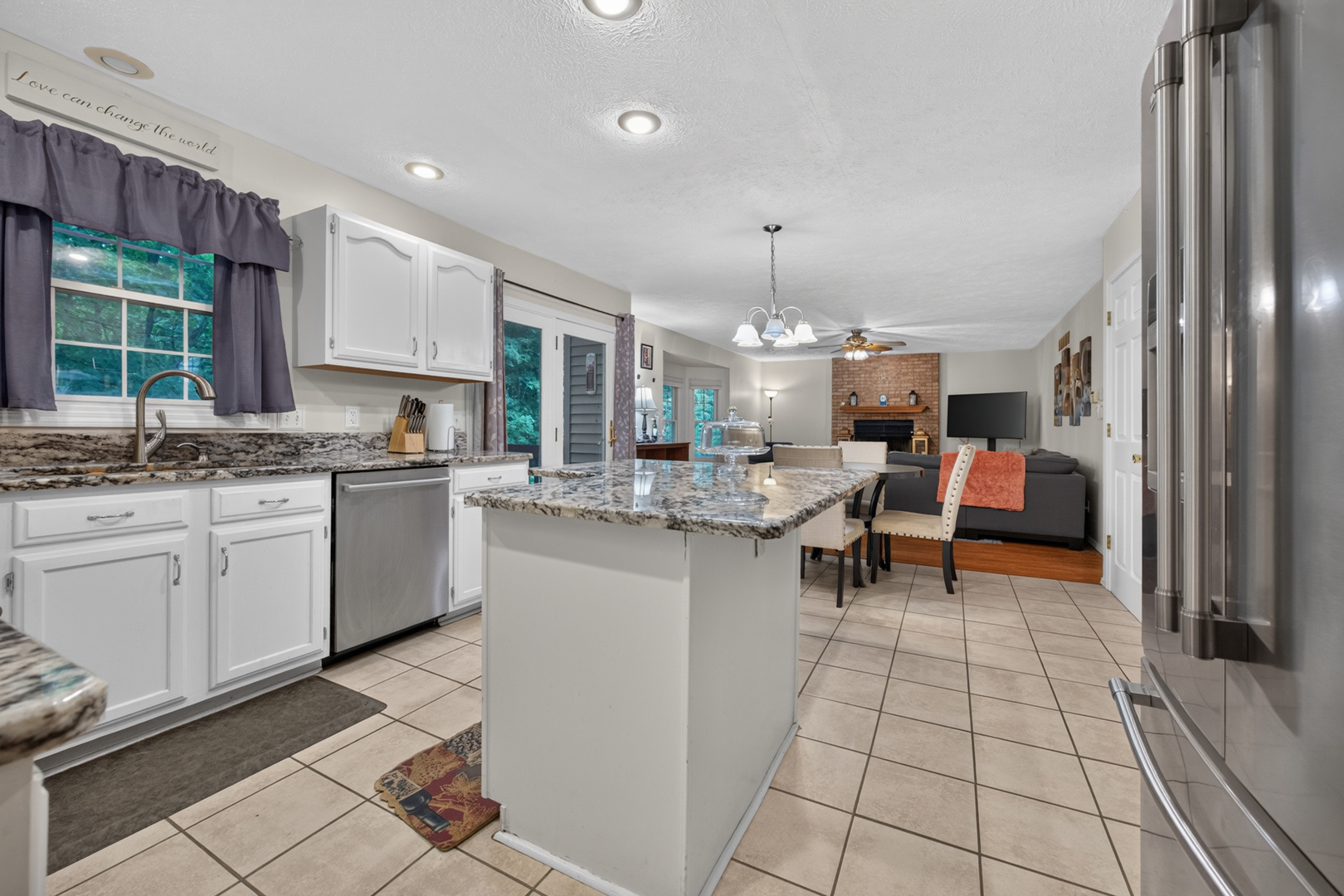 2 Scenic Point Bloomington, IL 61701 - Photo 7 of 56