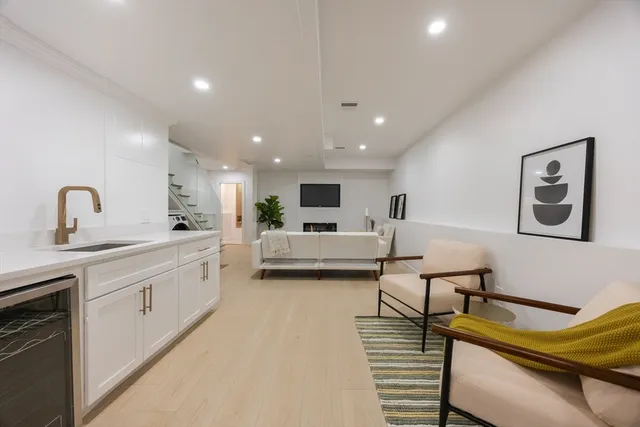 $699,000 | 100 Bennington Street, Unit 1, Boston, MA 02128