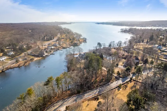 $295,000 | 163 Oswegatchie Road, Waterford, CT 06385