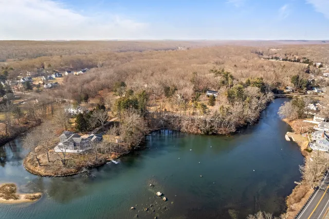 $295,000 | 163 Oswegatchie Road, Waterford, CT 06385