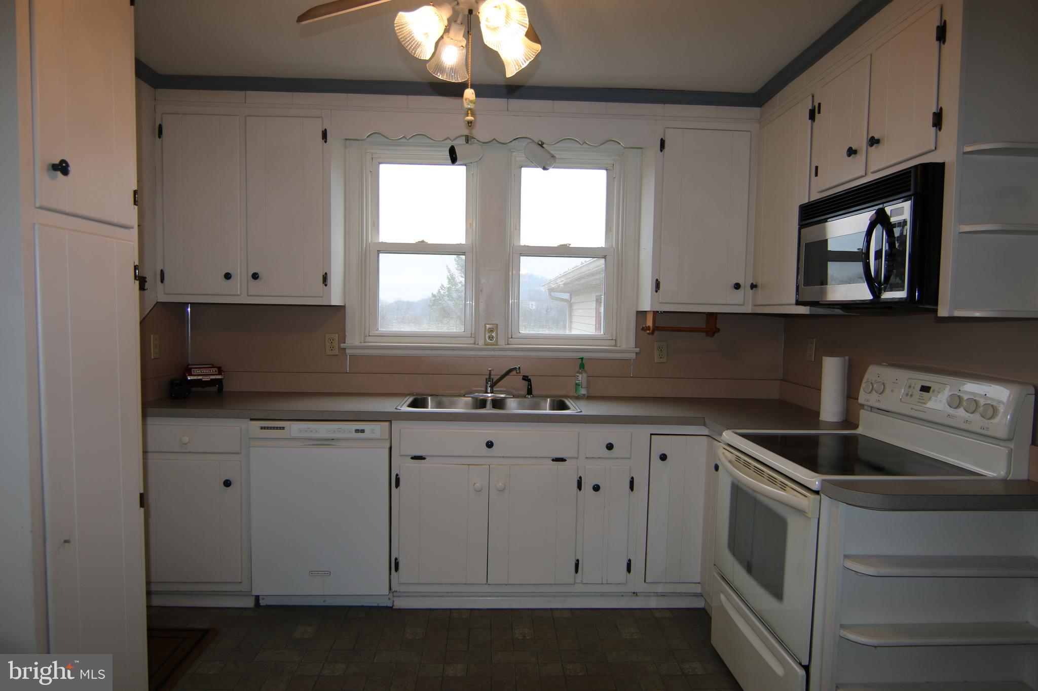 2083 Schoolhouse Road Middletown, PA 17057 - Photo 14 of 25 Gallery Image 14