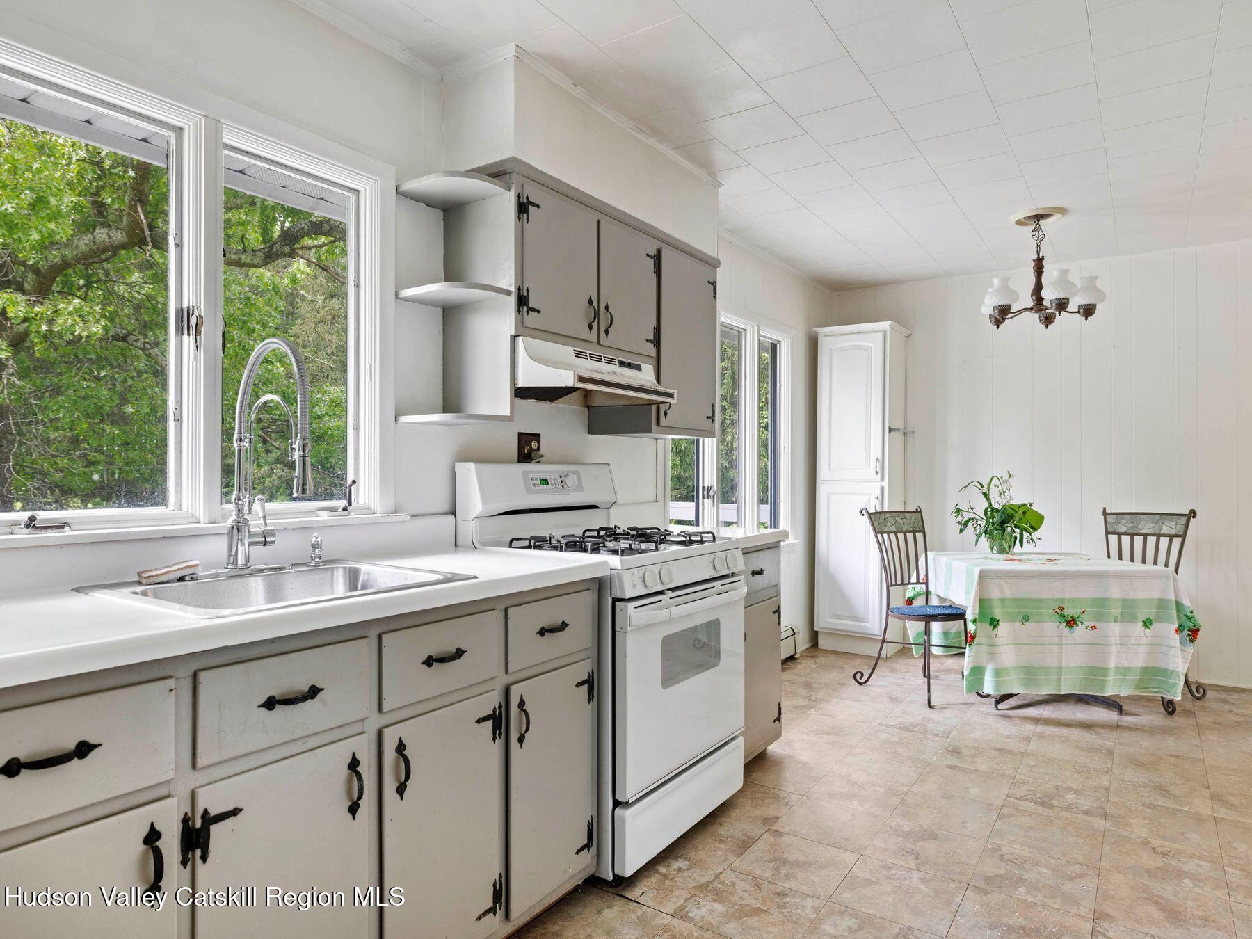 37 Mary's Lane Stone Ridge, NY 12484 - Photo 11 of 30 photo_online_011