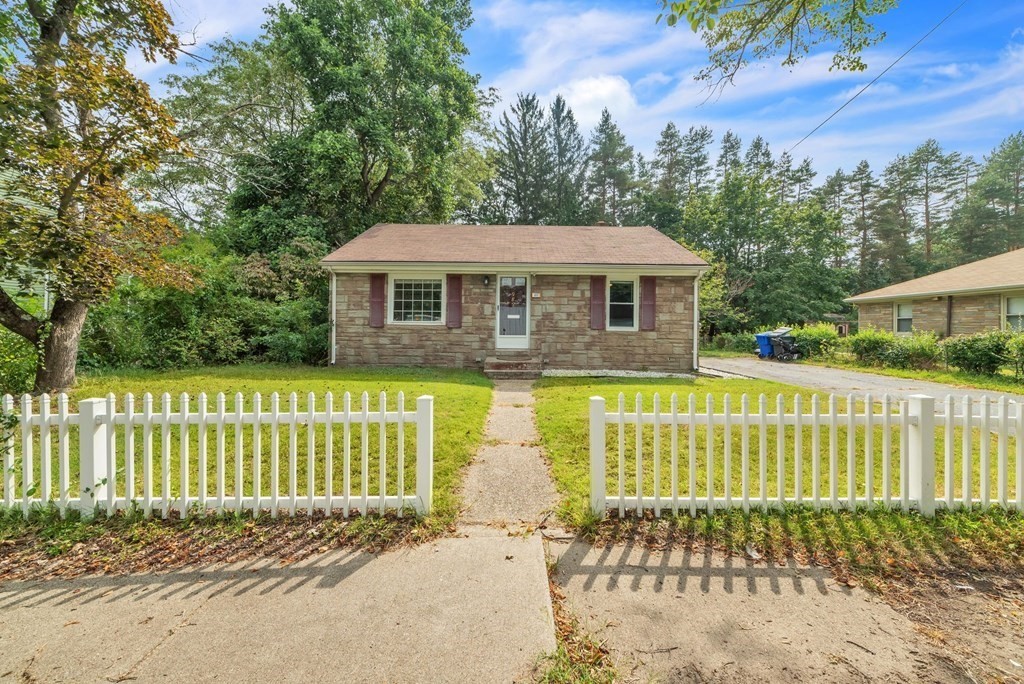 989 Worcester Street Springfield, MA 01151 - Photo 1 of 39