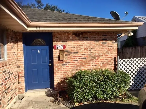 $1,000 | 717 Edenborn Avenue, Metairie, LA 70001