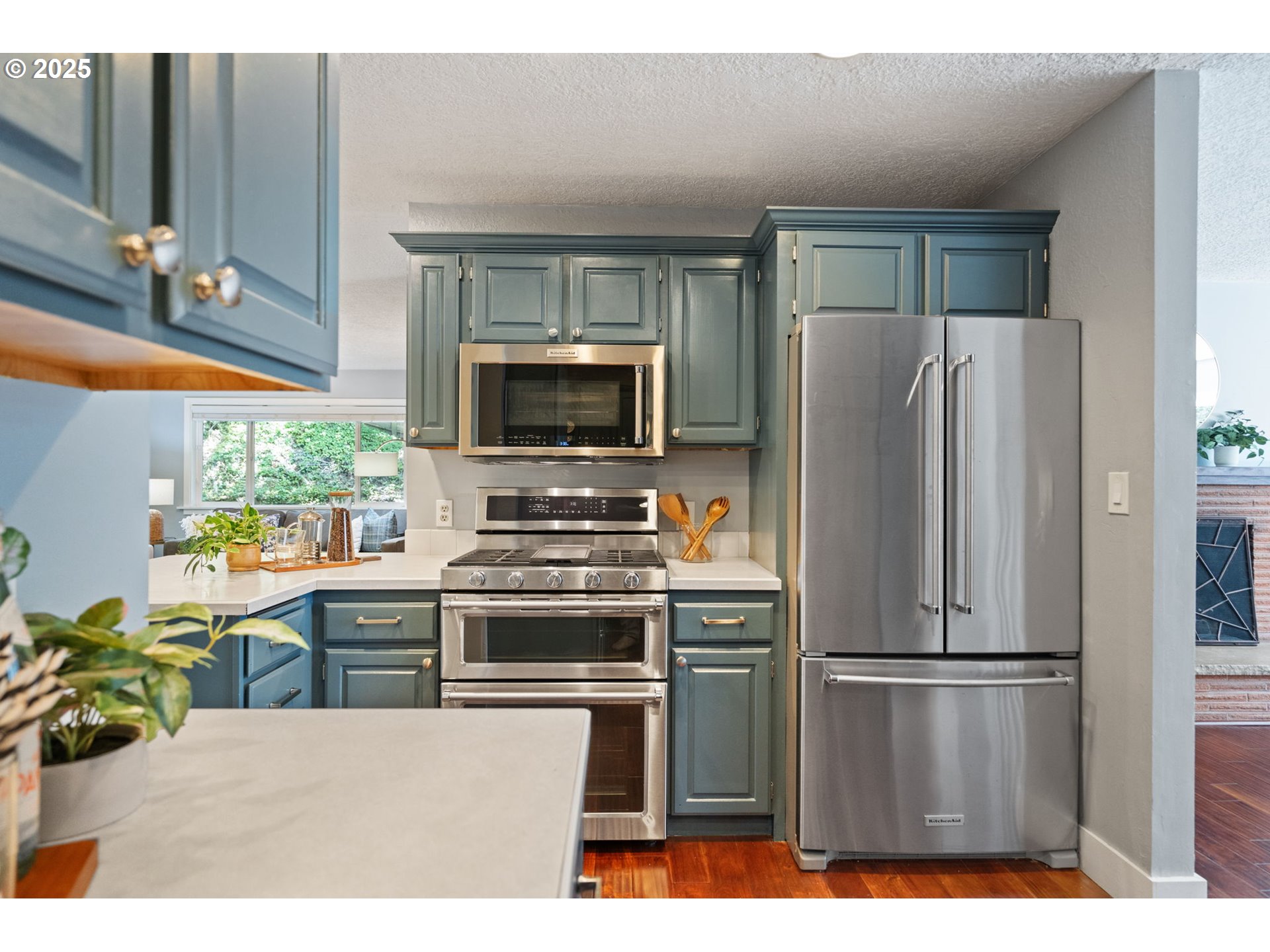 2345 Southwest Dewitt Street Portland, OR 97239 - Photo 6 of 43 Kitchen