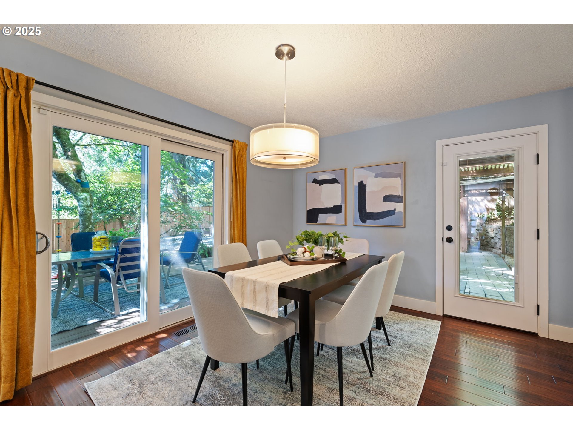 2345 Southwest Dewitt Street Portland, OR 97239 - Photo 10 of 43 Dining Area