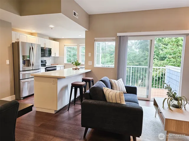 $479,000 | 2272 Newport Way Northwest, Unit 14, Issaquah, WA 98027