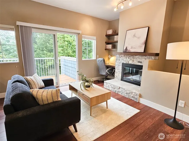 $479,000 | 2272 Newport Way Northwest, Unit 14, Issaquah, WA 98027