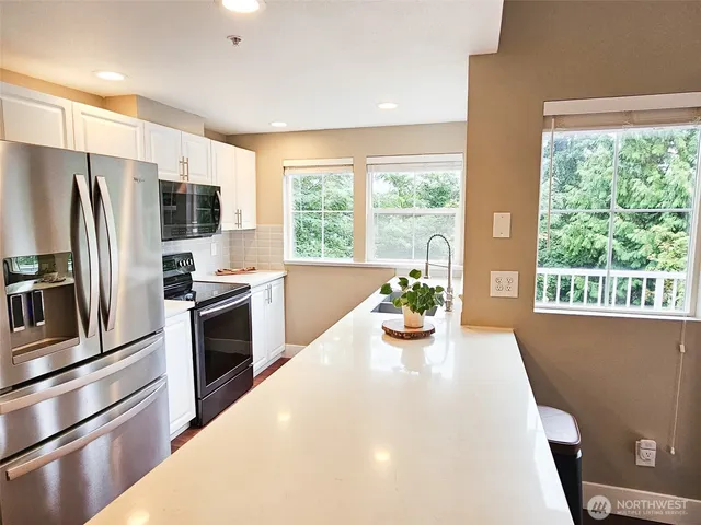 $479,000 | 2272 Newport Way Northwest, Unit 14, Issaquah, WA 98027