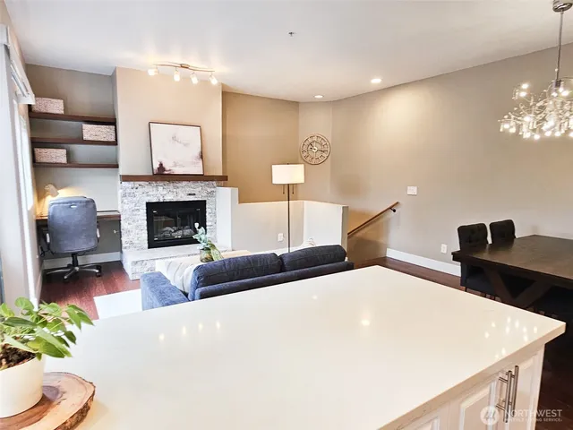 $479,000 | 2272 Newport Way Northwest, Unit 14, Issaquah, WA 98027