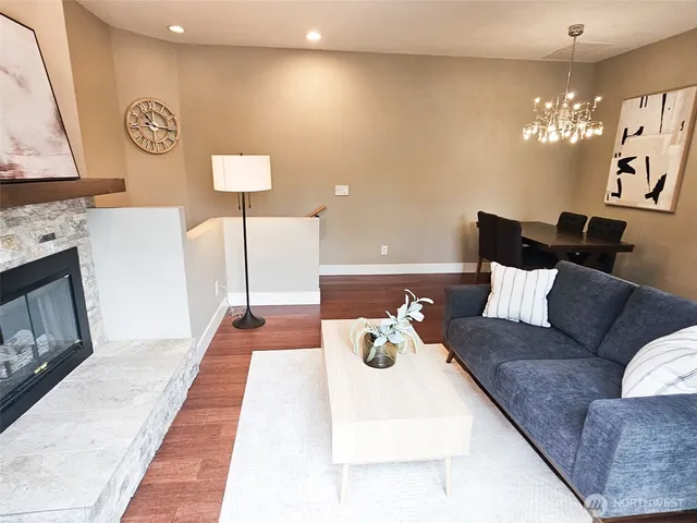 $479,000 | 2272 Newport Way Northwest, Unit 14, Issaquah, WA 98027