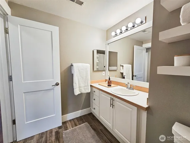 $479,000 | 2272 Newport Way Northwest, Unit 14, Issaquah, WA 98027