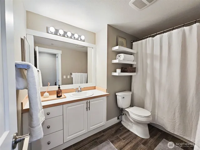 $479,000 | 2272 Newport Way Northwest, Unit 14, Issaquah, WA 98027