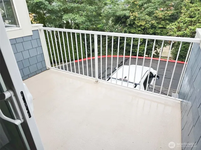 $479,000 | 2272 Newport Way Northwest, Unit 14, Issaquah, WA 98027