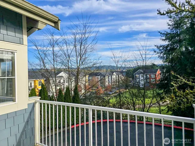 $479,000 | 2272 Newport Way Northwest, Unit 14, Issaquah, WA 98027