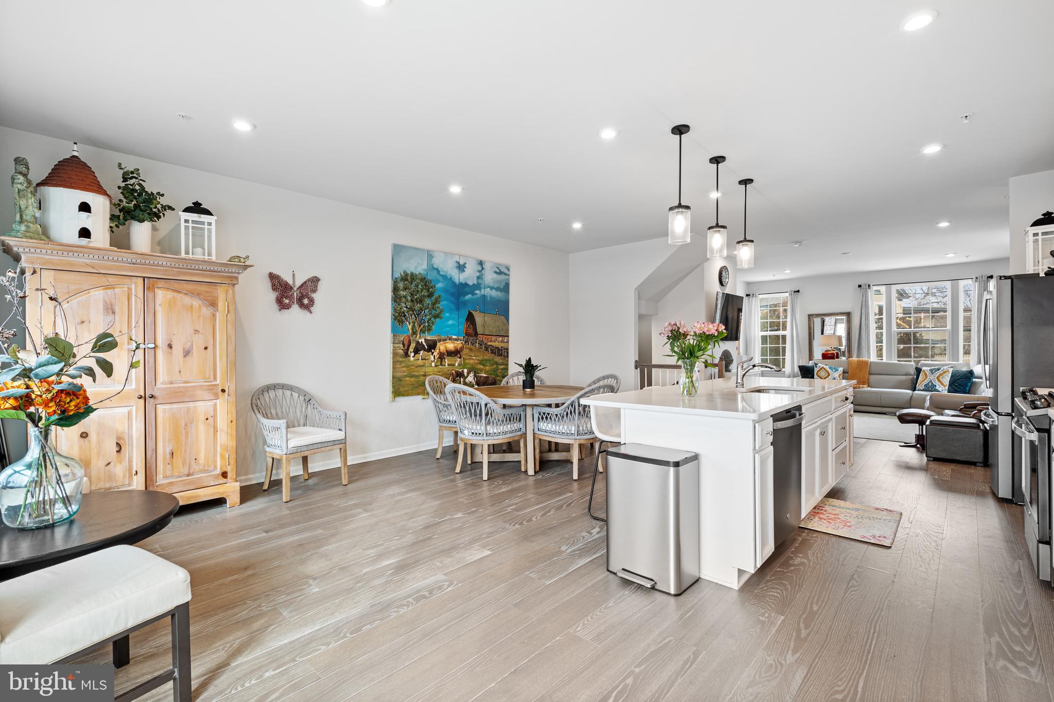 120 Bishop Way Dublin, PA 18917 - Photo 8 of 31 a living room with furniture and kitchen view