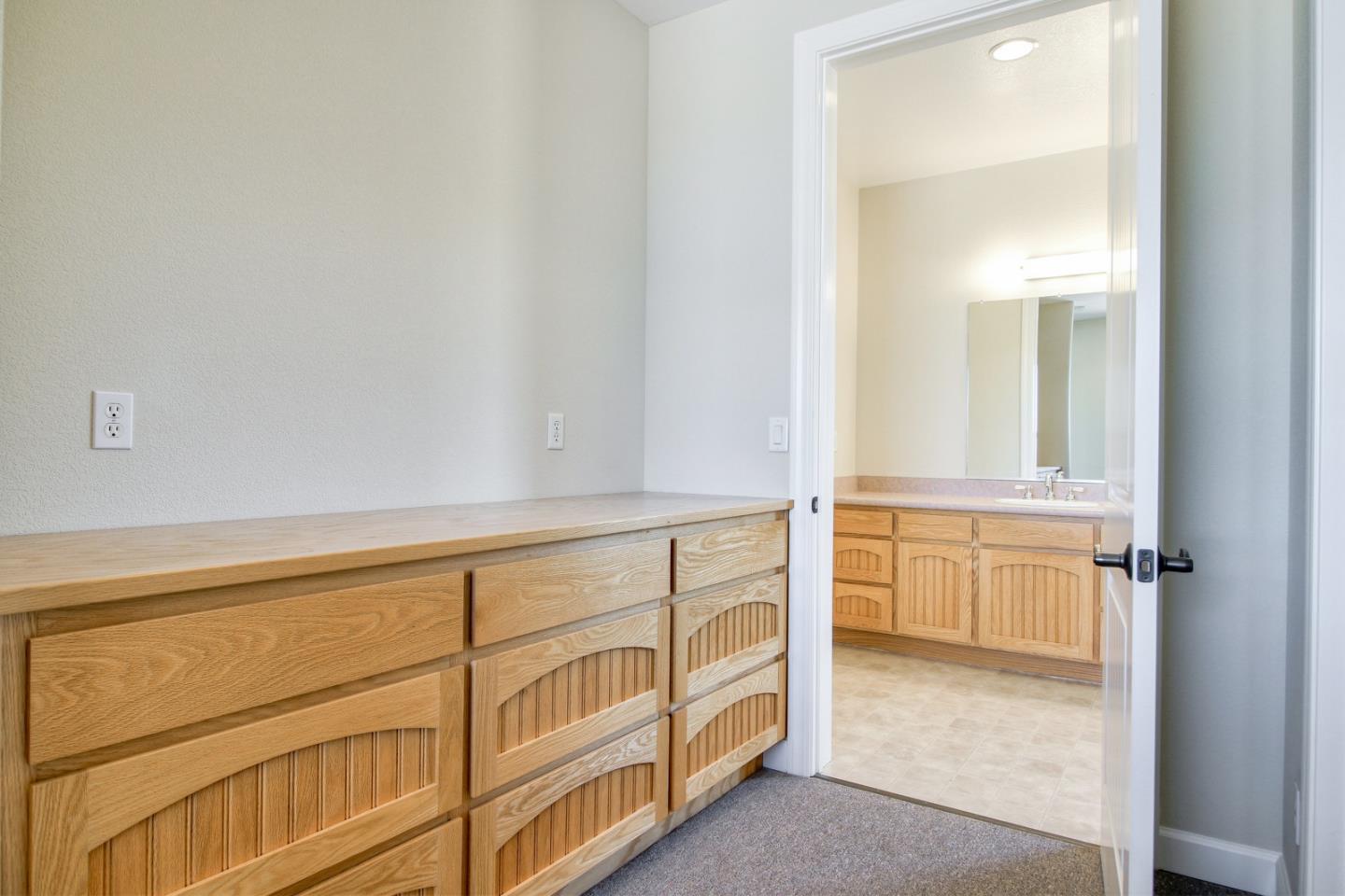 1410 Spring Grove Road Hollister, CA 95023 - Photo 14 of 28 Gallery Image 14