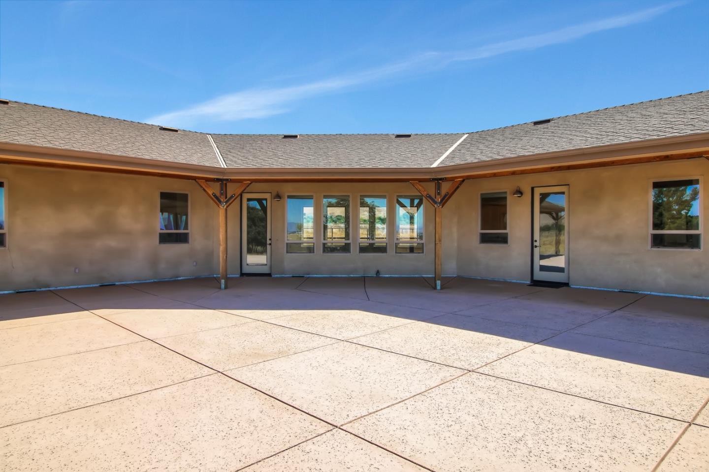1410 Spring Grove Road Hollister, CA 95023 - Photo 2 of 28 Gallery Image 2