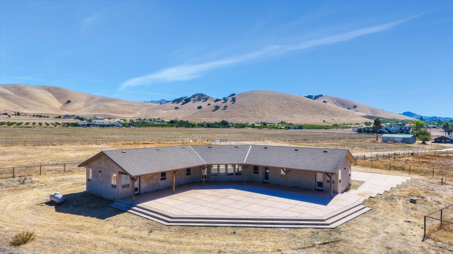 1410 Spring Grove Road Hollister, CA 95023 - Photo 23 of 28 Gallery Image 23