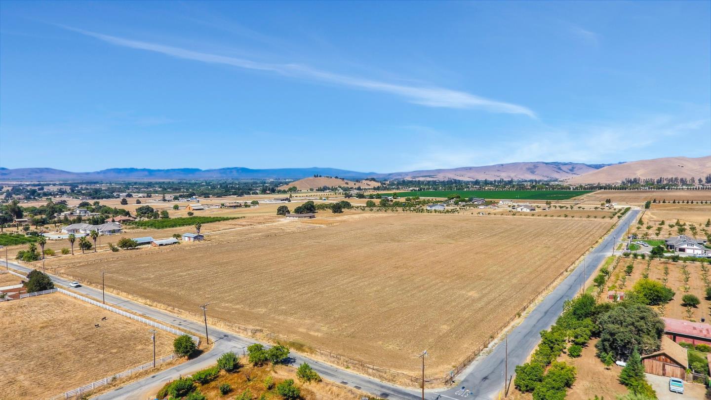 1410 Spring Grove Road Hollister, CA 95023 - Photo 27 of 28 Gallery Image 27