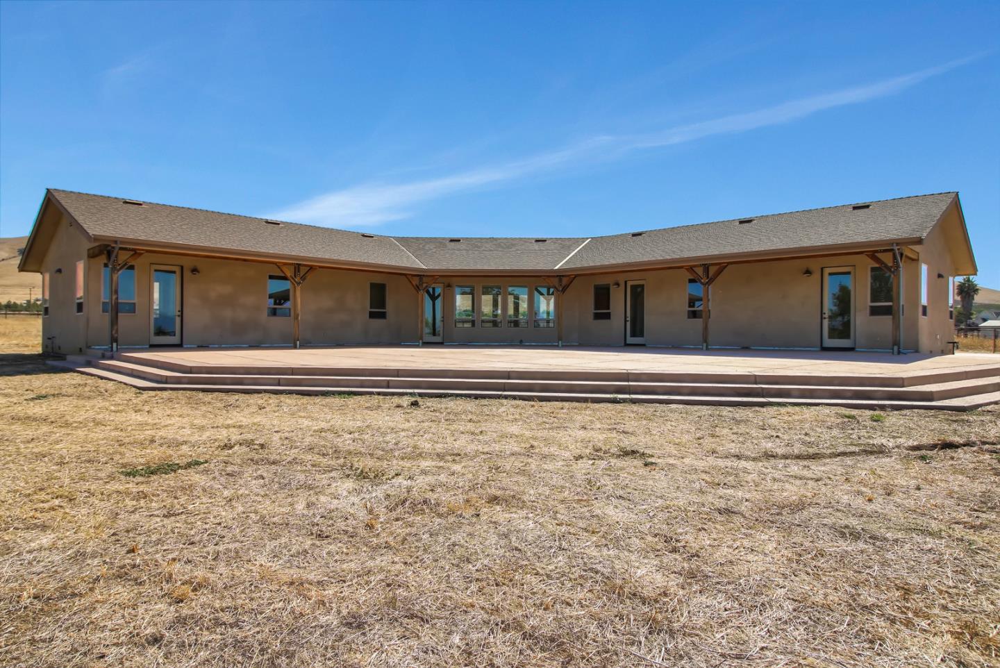 1410 Spring Grove Road Hollister, CA 95023 - Photo 3 of 28 Gallery Image 3
