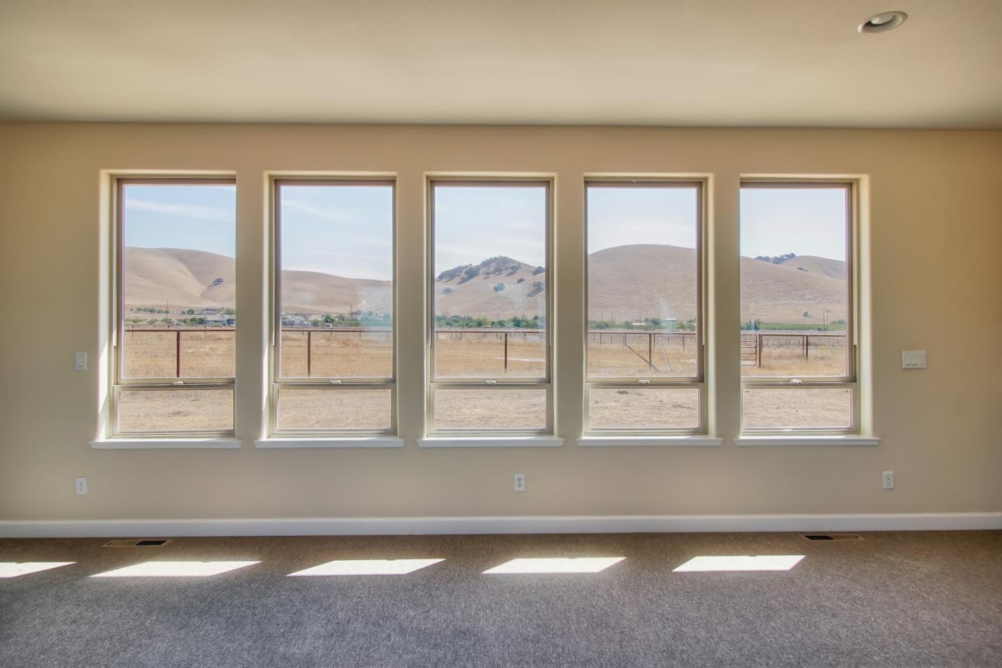1410 Spring Grove Road Hollister, CA 95023 - Photo 8 of 28 Gallery Image 8
