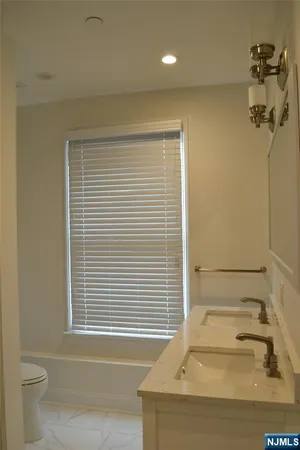 $3,250 | 201-205 Franklin Avenue, Unit 201C, Midland Park, NJ 07432