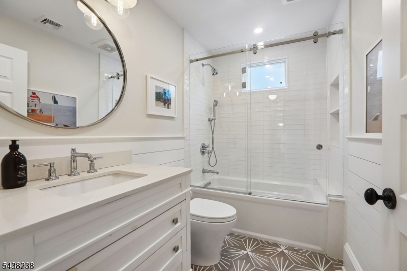 22 Oak Ridge Avenue Summit, NJ 07901 - Photo 27 of 38