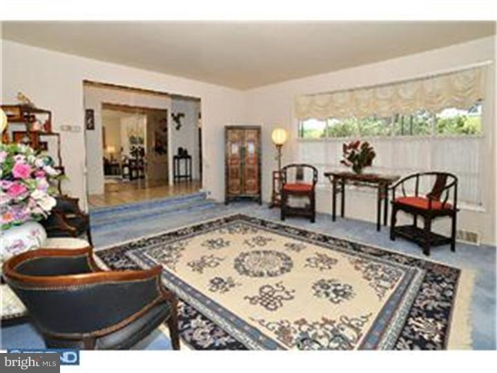 1045 Irvin Road Huntingdon Valley, PA 19006 - Photo 2 of 24 Living Room