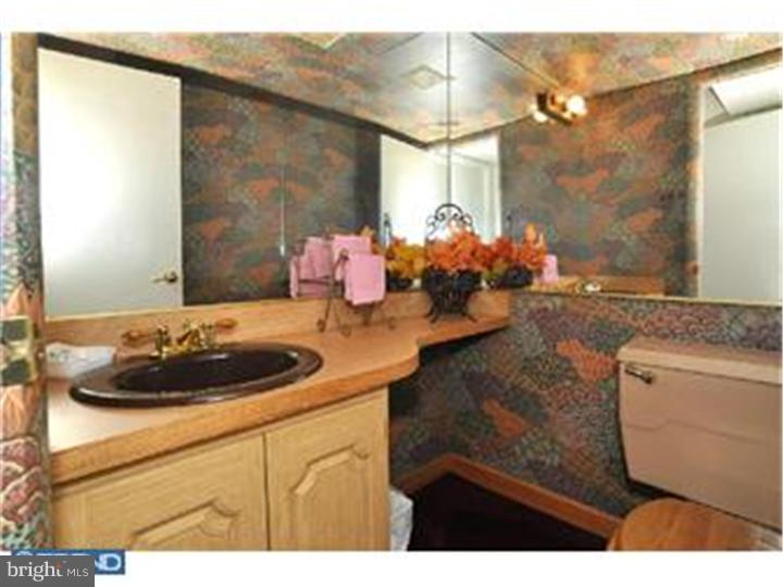 1045 Irvin Road Huntingdon Valley, PA 19006 - Photo 13 of 24 Half Bath