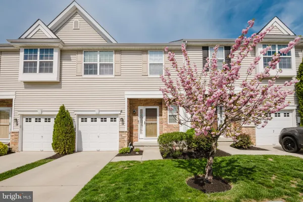 $390,000 | 117 Oak Ridge Drive, Mount Royal, NJ 08061