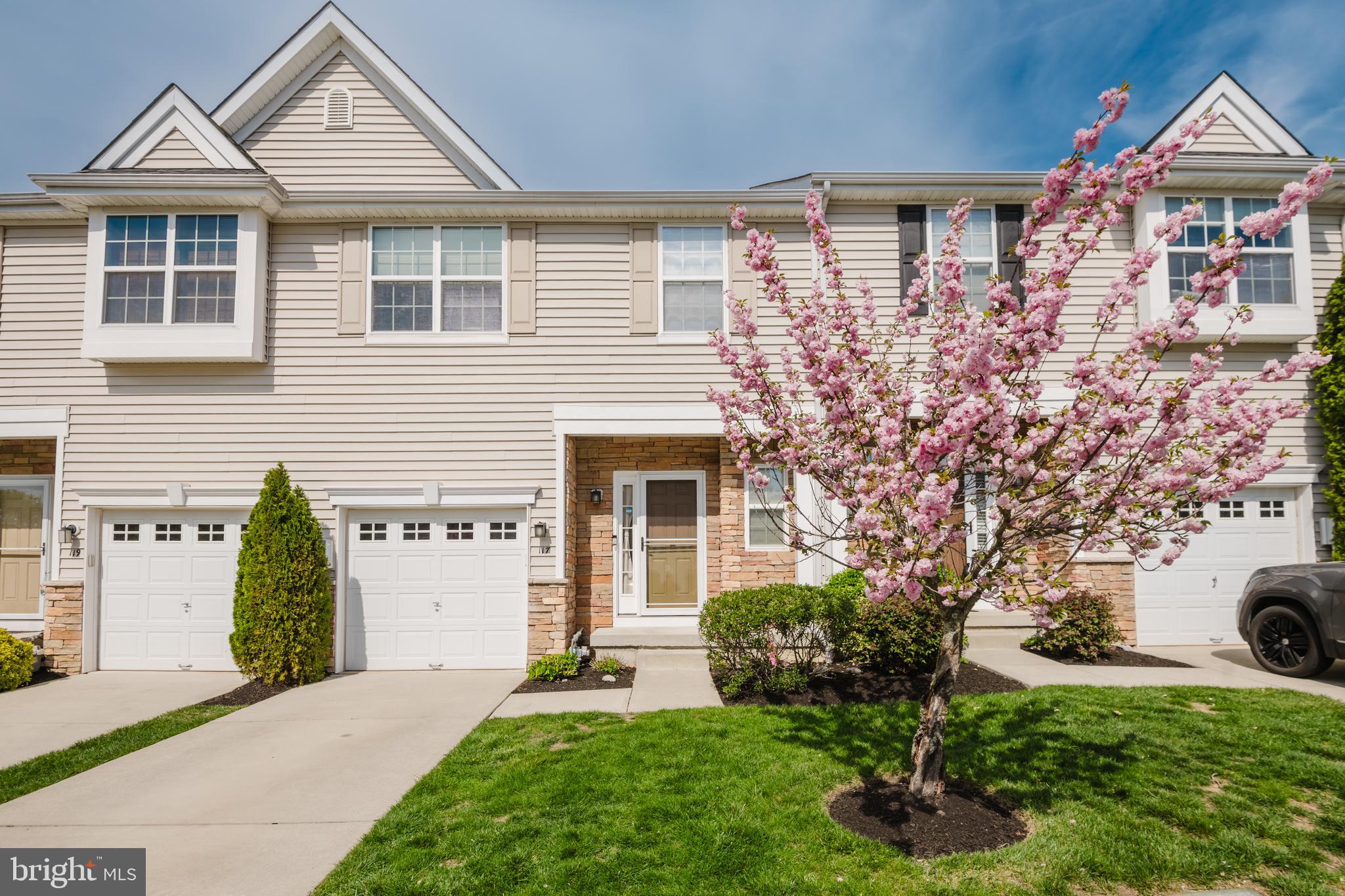 117 Oak Ridge Drive Mount Royal, NJ 08061 - Photo 2 of 42 Front view