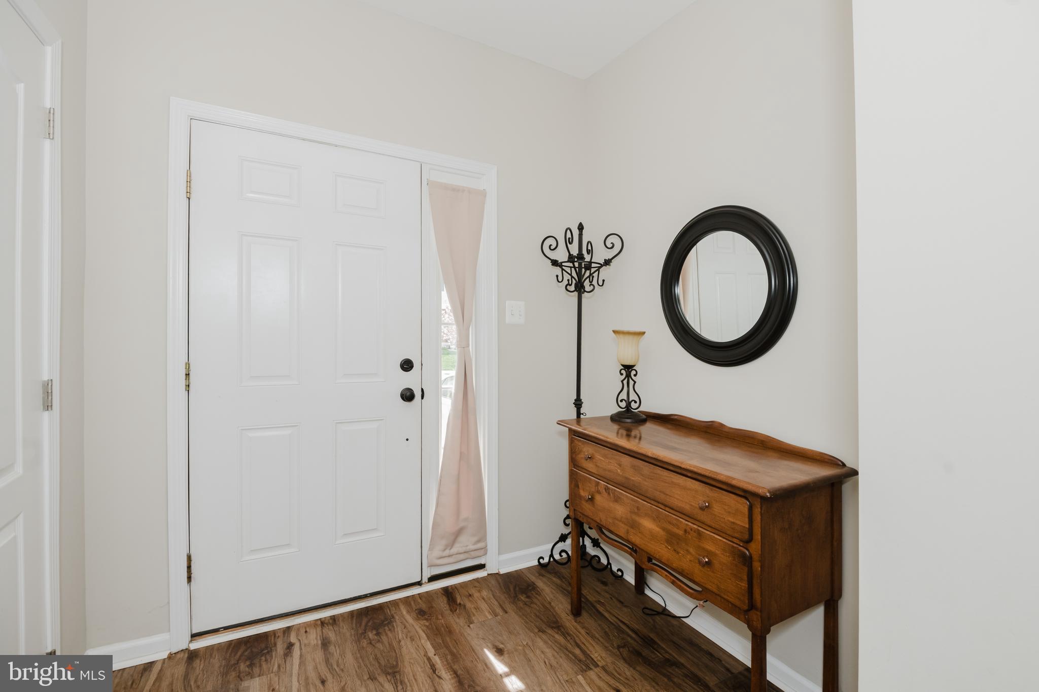 117 Oak Ridge Drive Mount Royal, NJ 08061 - Photo 3 of 42 Foyer entrance