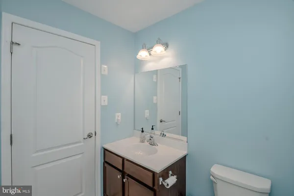$390,000 | 117 Oak Ridge Drive, Mount Royal, NJ 08061
