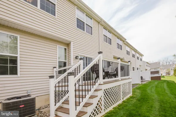 $390,000 | 117 Oak Ridge Drive, Mount Royal, NJ 08061