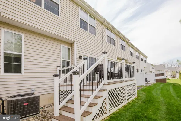 $390,000 | 117 Oak Ridge Drive, Mount Royal, NJ 08061