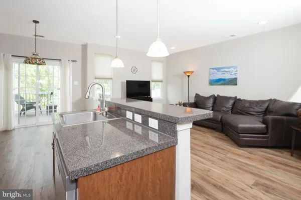 $390,000 | 117 Oak Ridge Drive, Mount Royal, NJ 08061