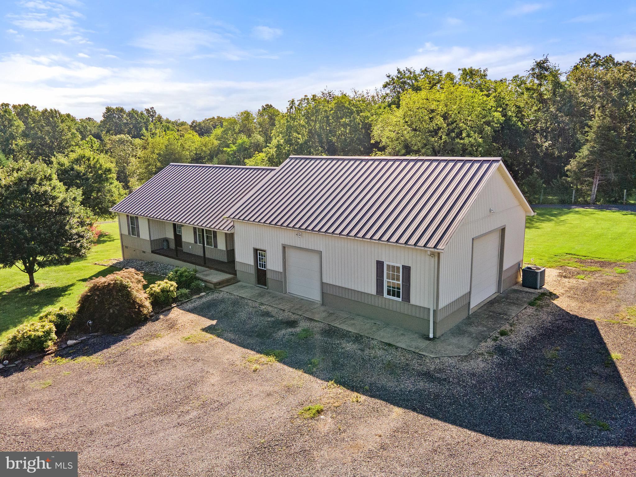 13032 Alum Springs Road Culpeper, VA 22701 - Photo 4 of 18 40'x32' Garage w/ Apartment, office